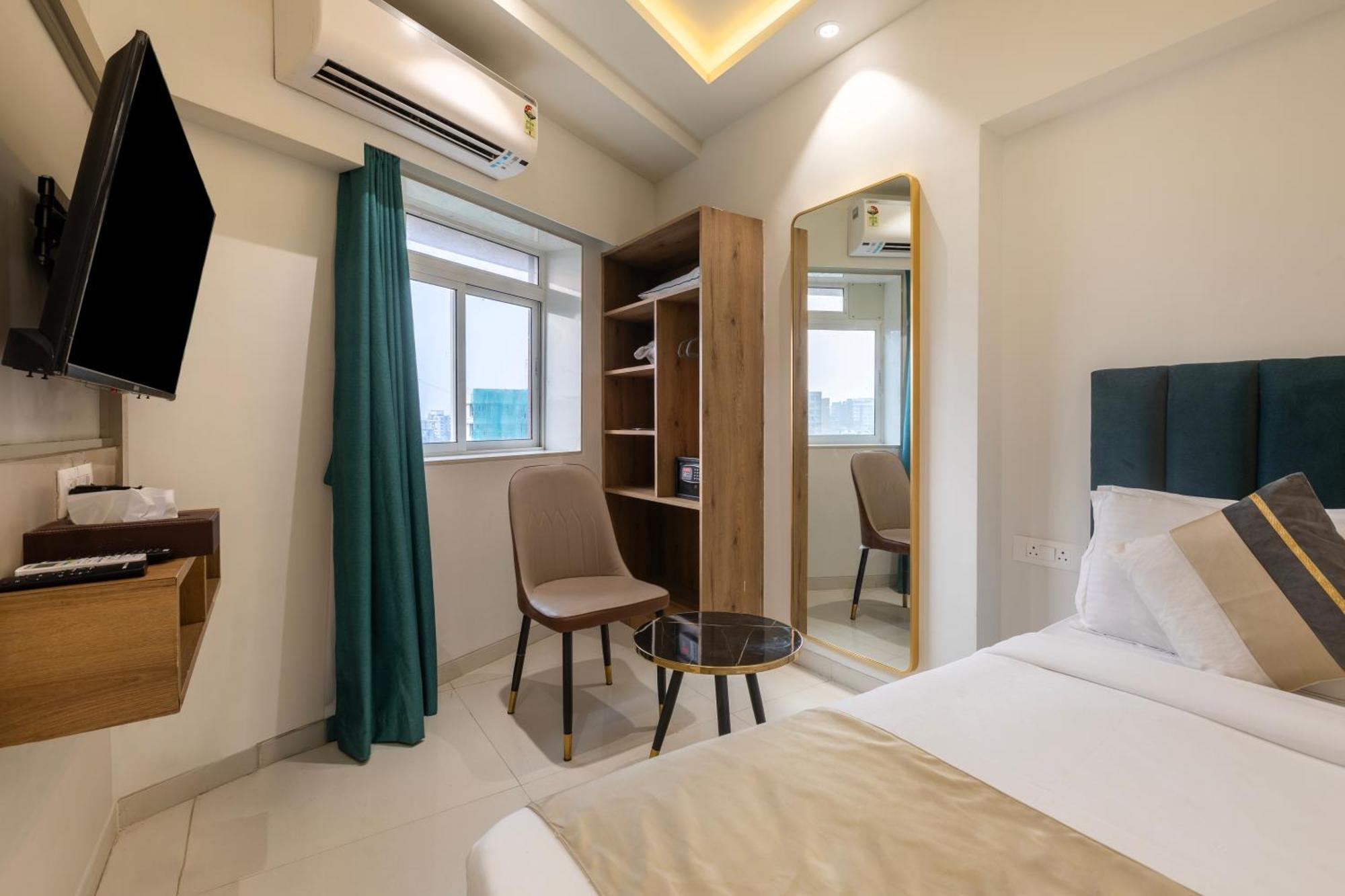 The Orion Premium Suites Bombay Esterno foto
