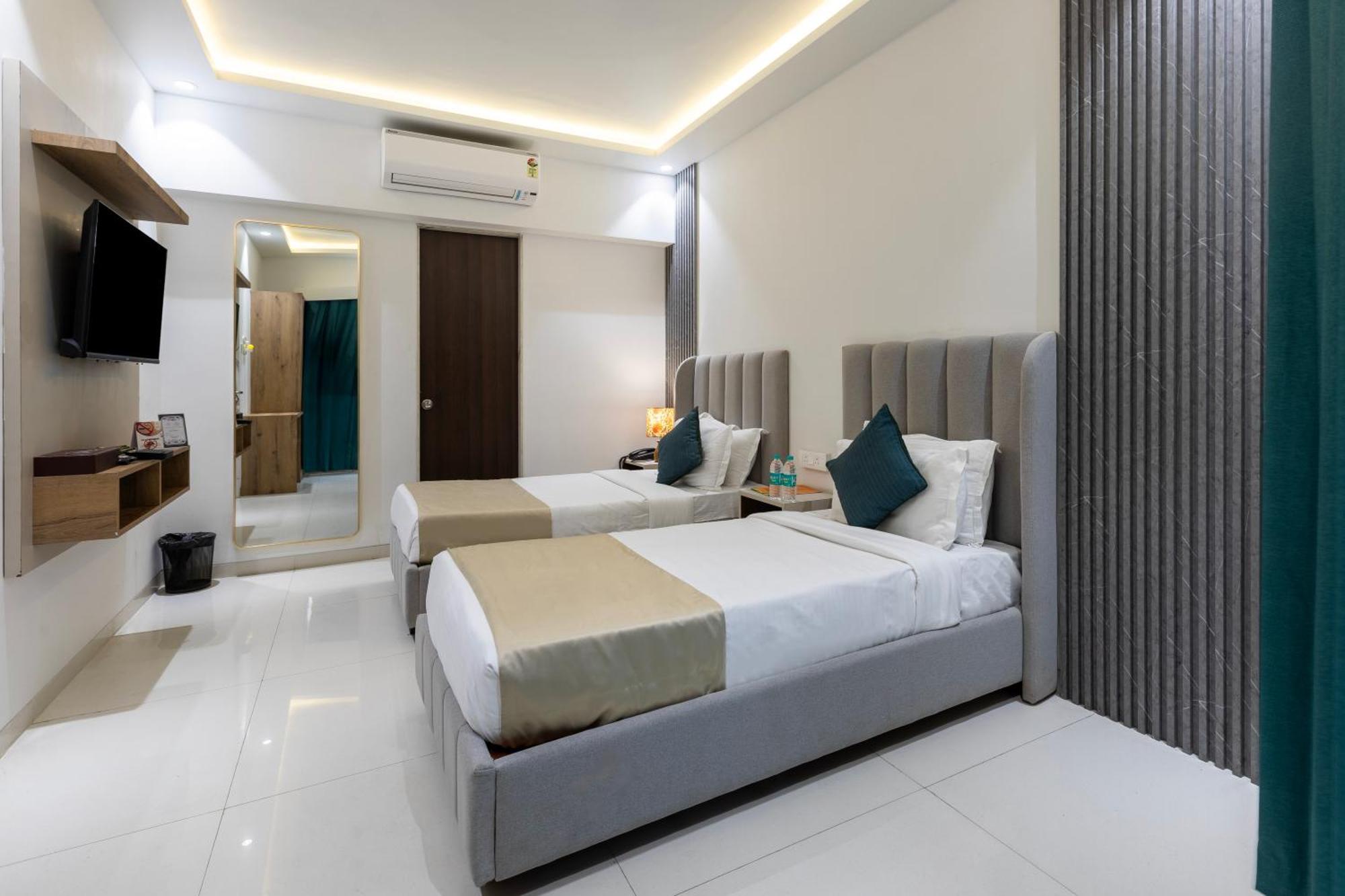 The Orion Premium Suites Bombay Esterno foto