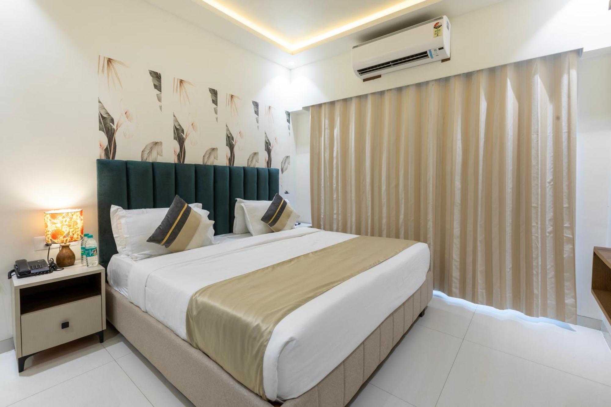 The Orion Premium Suites Bombay Esterno foto