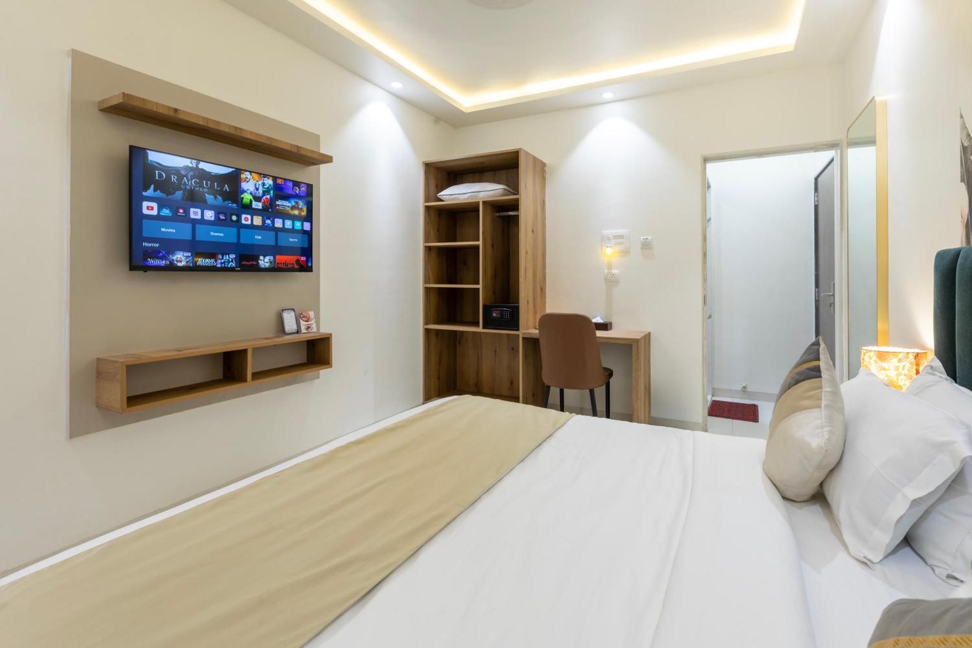 The Orion Premium Suites Bombay Esterno foto