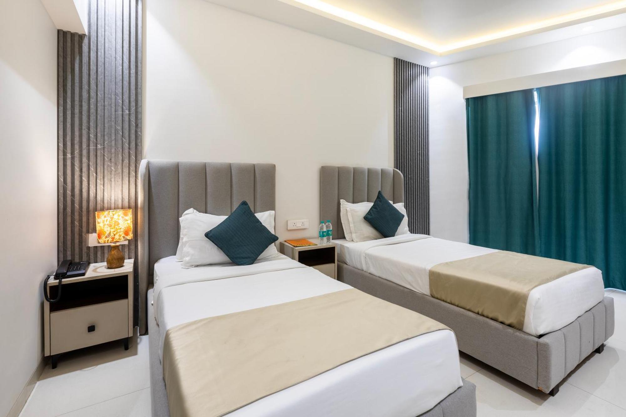The Orion Premium Suites Bombay Esterno foto