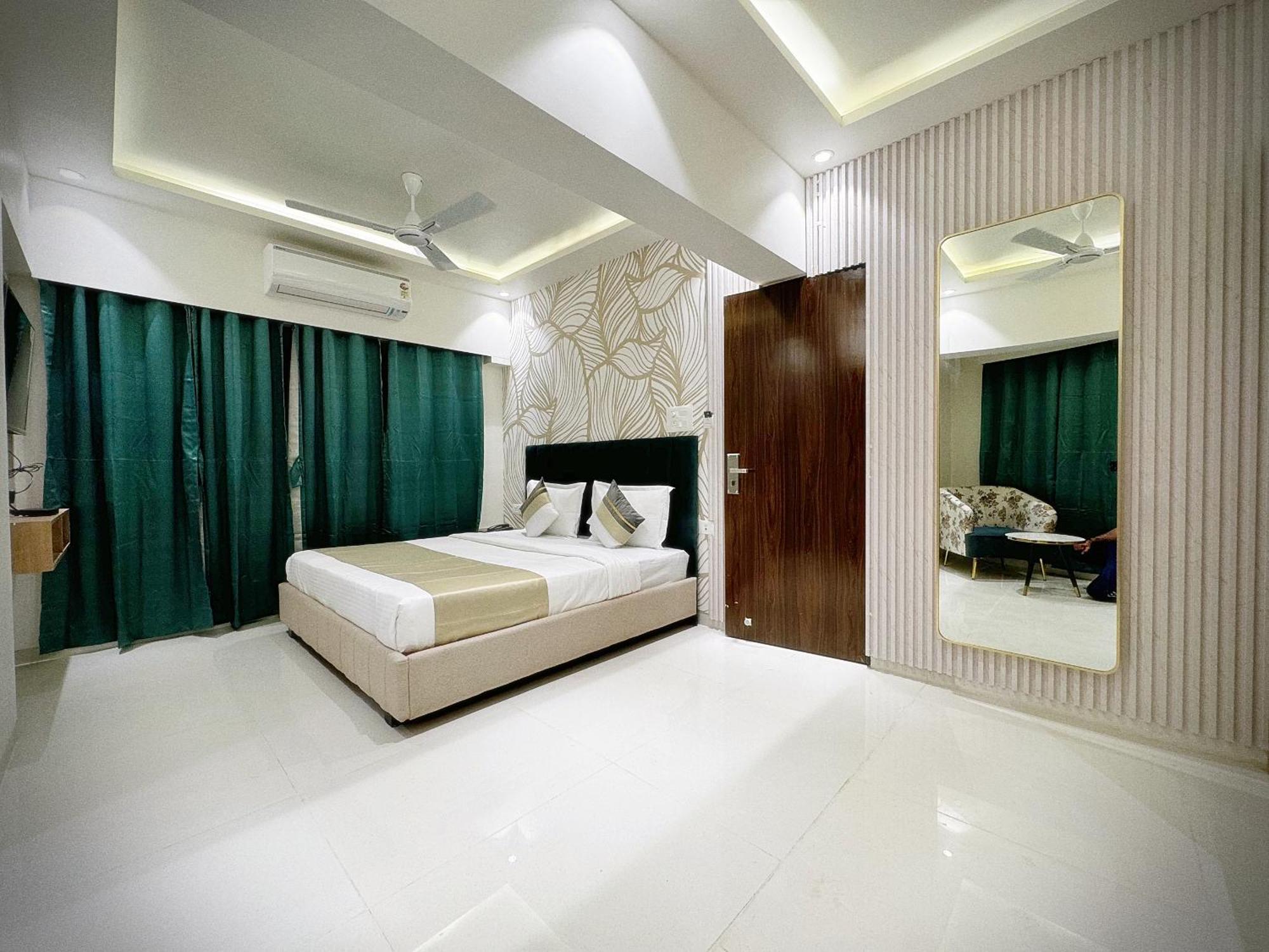 The Orion Premium Suites Bombay Esterno foto