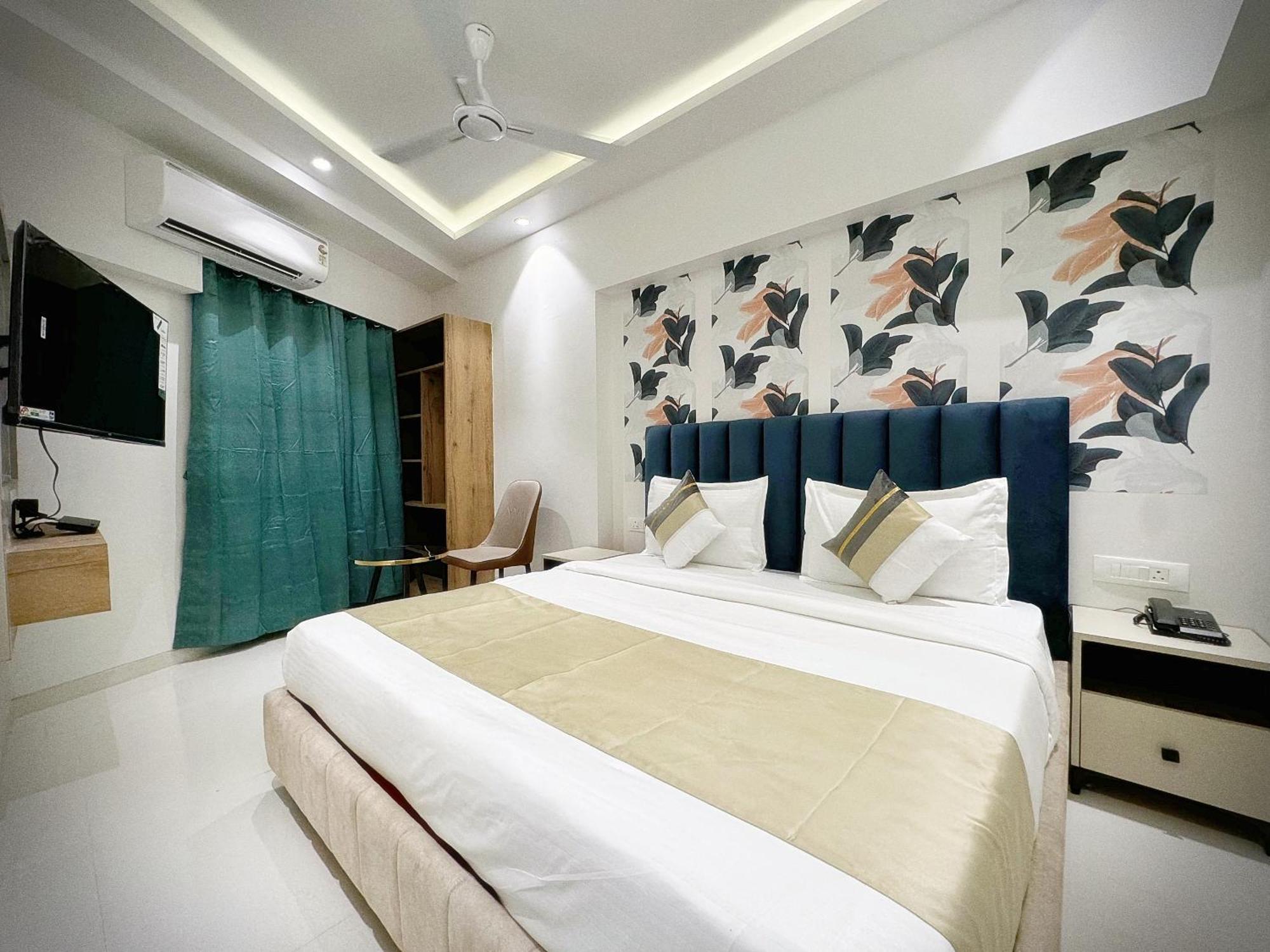 The Orion Premium Suites Bombay Esterno foto