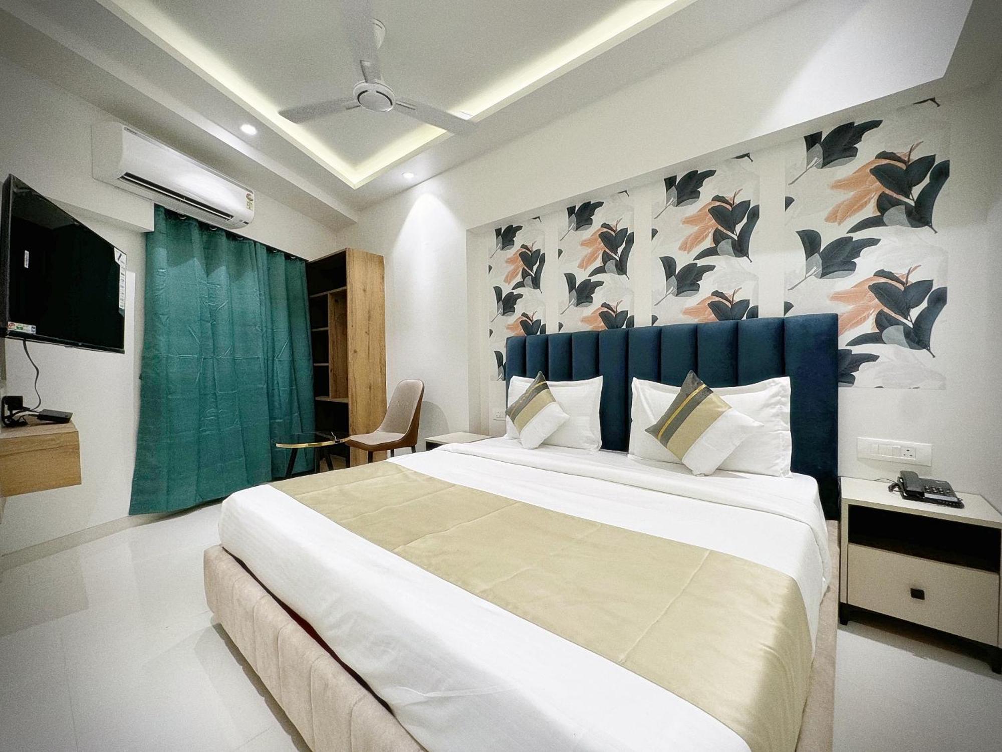 The Orion Premium Suites Bombay Esterno foto