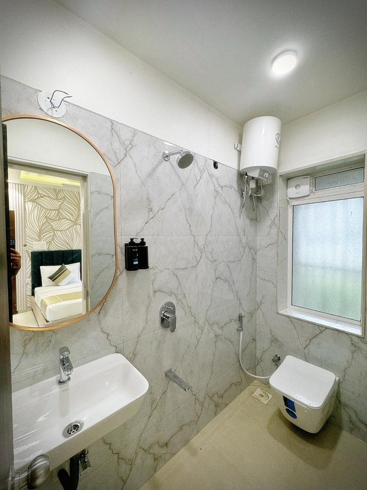 The Orion Premium Suites Bombay Esterno foto