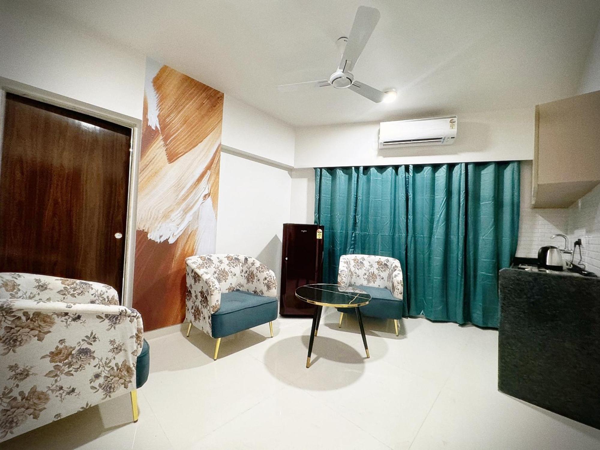 The Orion Premium Suites Bombay Esterno foto