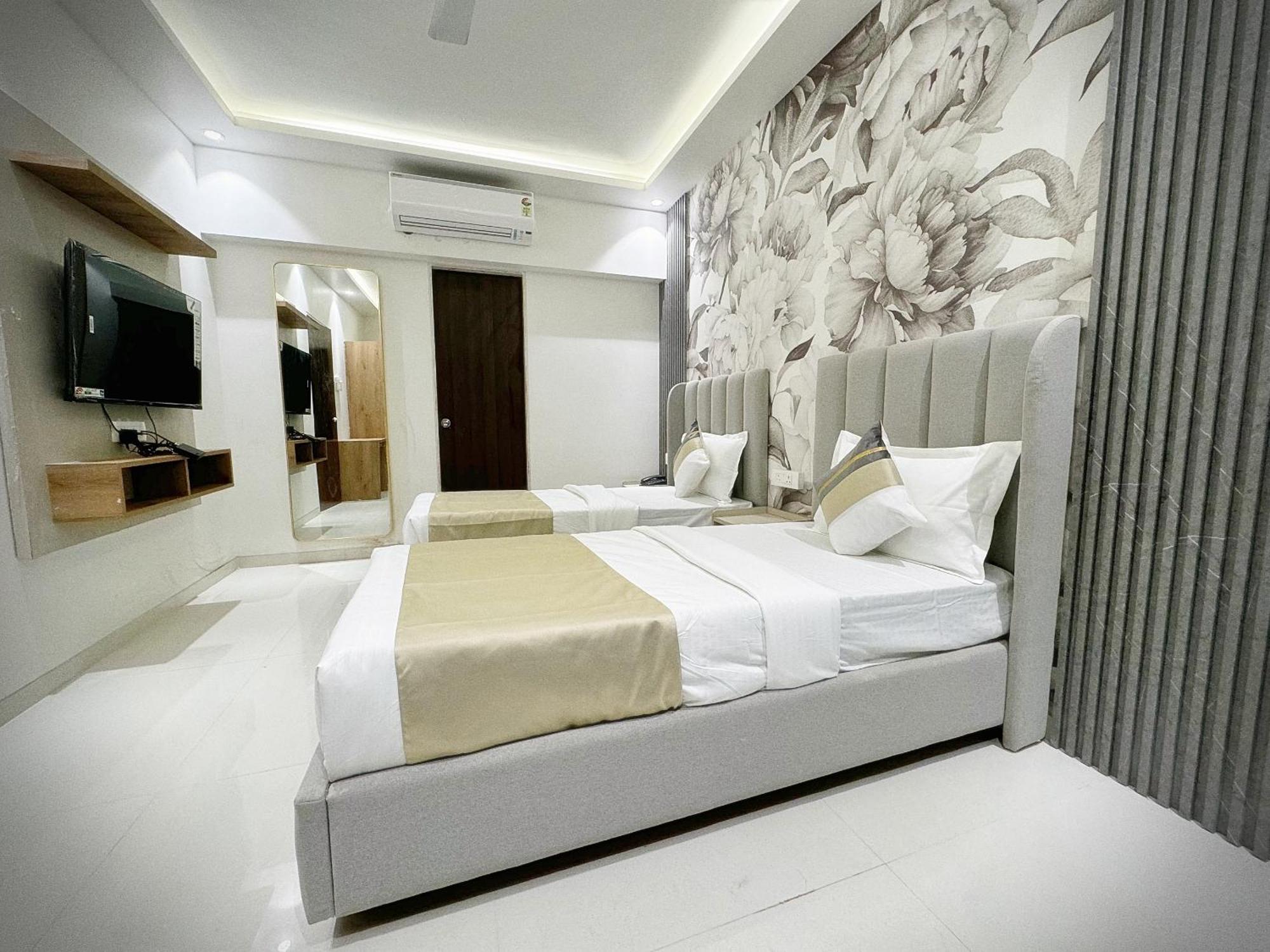 The Orion Premium Suites Bombay Esterno foto